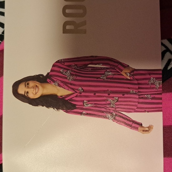 Roim Service Pink and Purple Shawl Collar Pajama Set New Size Small - Picture 2 of 3